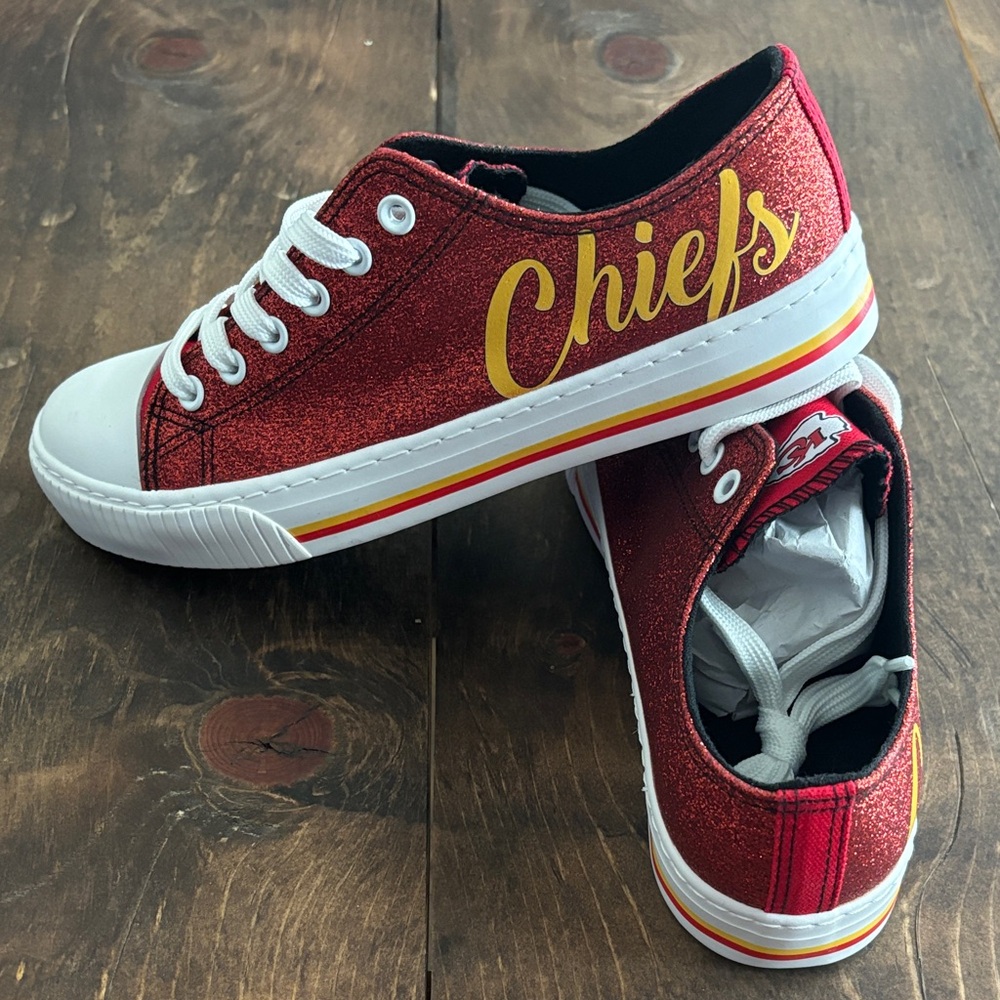 Women’s Chiefs Team Sneakers - Picture 2 of 6